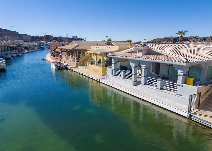 Holiday home Ohana Beach, Private Dock, Family Fun! *